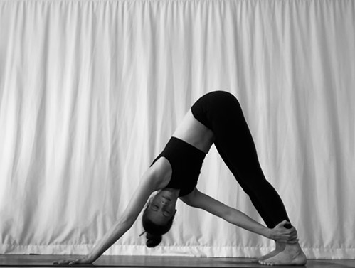 Me Time Fotoreihe 1 Frau macht Yoga